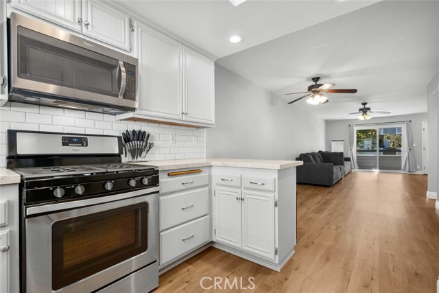 Detail Gallery Image 17 of 35 For 26758 Claudette St #427,  Canyon Country,  CA 91351 - 2 Beds | 2 Baths