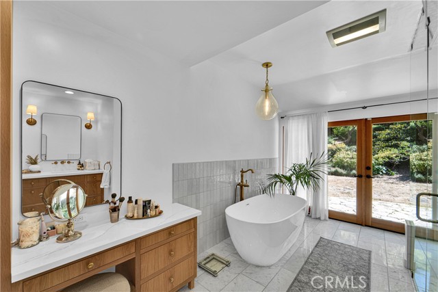 Detail Gallery Image 30 of 59 For 18090 Karen Dr, Encino,  CA 91316 - 4 Beds | 2/1 Baths