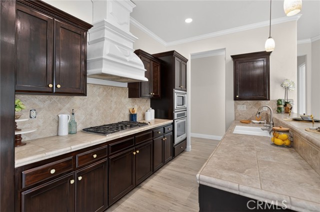 Detail Gallery Image 14 of 44 For 1563 E via Mirasol, Fresno,  CA 93730 - 4 Beds | 3 Baths