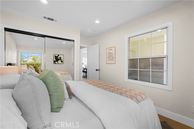 23401 Anza Ave, Torrance CA: https://media.crmls.org/medias/96102222-bd12-4db9-ac3e-fb7c780fb420.jpg