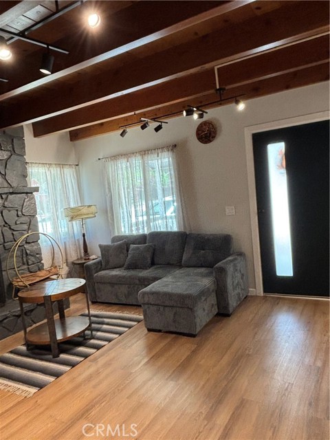 445 E Meadow Lane, Big Bear City CA: https://media.crmls.org/medias/9610a409-0ff2-4cff-b06d-88f04ea0391c.jpg