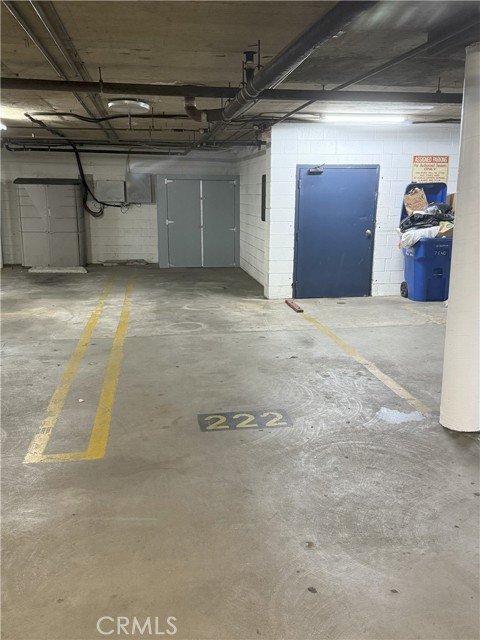 1940 N Highland Avenue, Los Angeles CA: https://media.crmls.org/medias/9610ba41-4839-40a0-b175-f192e1c4d9f6.jpg