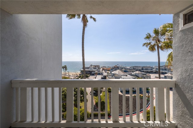 Detail Gallery Image 12 of 38 For 640 the Village #216,  Redondo Beach,  CA 90277 - 2 Beds | 2 Baths