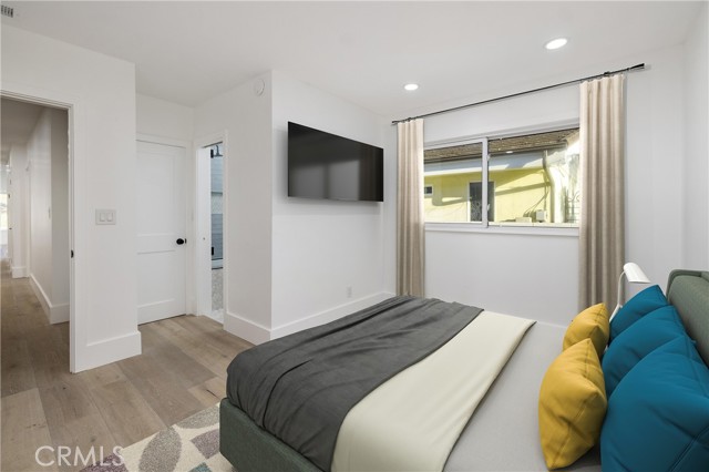 Detail Gallery Image 12 of 24 For 1821 Lake St, Huntington Beach,  CA 92648 - 3 Beds | 3/1 Baths
