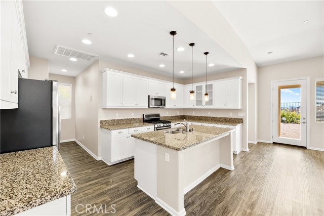 36432 Chervil Court, Lake Elsinore CA: https://media.crmls.org/medias/96147a58-49ad-47cf-886b-f2a4e2d447b6.jpg