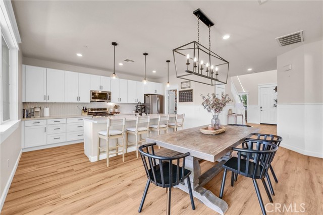 Detail Gallery Image 9 of 34 For 18123 Corktree Dr, San Bernardino,  CA 92407 - 4 Beds | 3 Baths