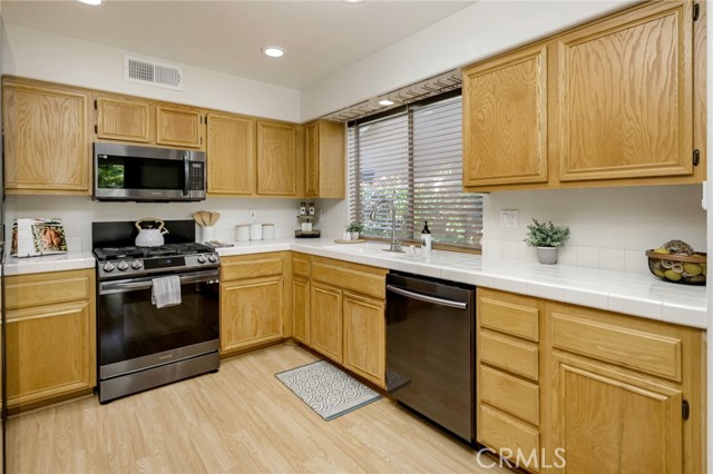 Detail Gallery Image 17 of 36 For 8314 E Quiet Canyon Ct, Anaheim Hills,  CA 92808 - 3 Beds | 2/1 Baths