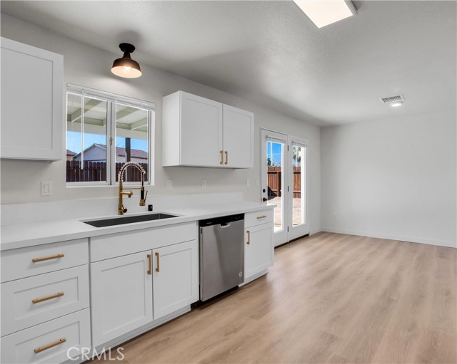 Detail Gallery Image 10 of 40 For 58807 Yucca Trl, Yucca Valley,  CA 92284 - 2 Beds | 2 Baths