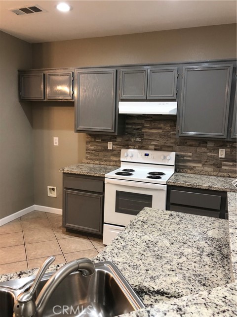 Detail Gallery Image 17 of 63 For 12941 Rising Moon Way, Victorville,  CA 92392 - 4 Beds | 2 Baths