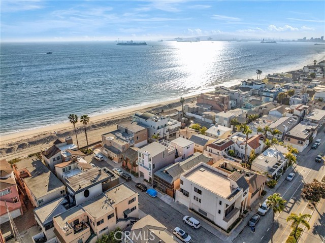 15 69th Place, Long Beach CA: https://media.crmls.org/medias/96161586-a34d-4e49-a4da-10a6df139ec6.jpg