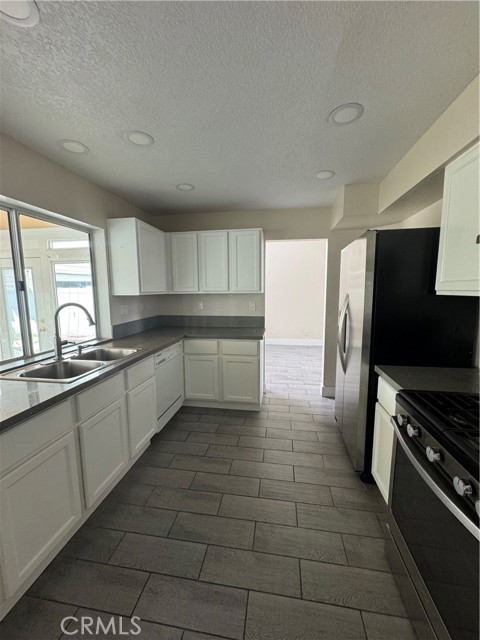 461 Camino Los Gallos, Perris CA: https://media.crmls.org/medias/96164c01-f95b-416a-8aee-ec4a5b207007.jpg