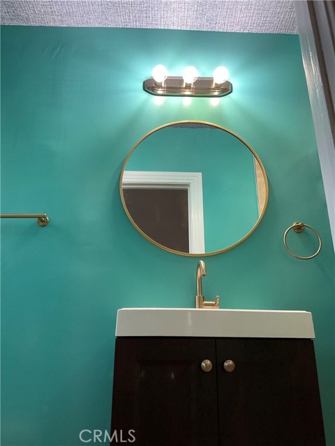 Detail Gallery Image 6 of 43 For 1818 W 81st, Los Angeles,  CA 90047 - 4 Beds | 3/1 Baths