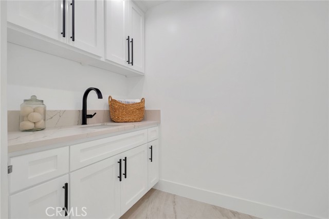 Lower Level - Laundry Room