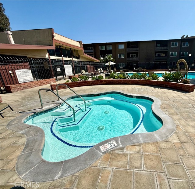 Detail Gallery Image 14 of 27 For 12200 Montecito Rd #D221,  Seal Beach,  CA 90740 - 2 Beds | 2 Baths