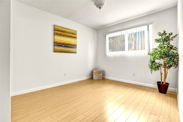27142 Langside Avenue, Canyon Country CA: https://media.crmls.org/medias/9617bc9c-ce00-41ca-b89a-4801844bb571.jpg
