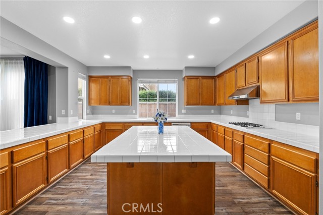 1829 Overland Court, Hemet CA: https://media.crmls.org/medias/9617ddd3-7c6b-4c1c-b05a-bd1df5510df8.jpg