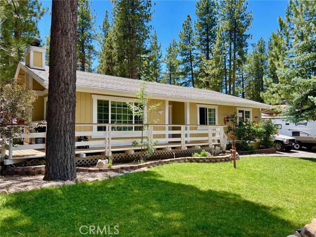 Detail Gallery Image 1 of 52 For 806 Mountain Ln, Big Bear City,  CA 92314 - 3 Beds | 2 Baths