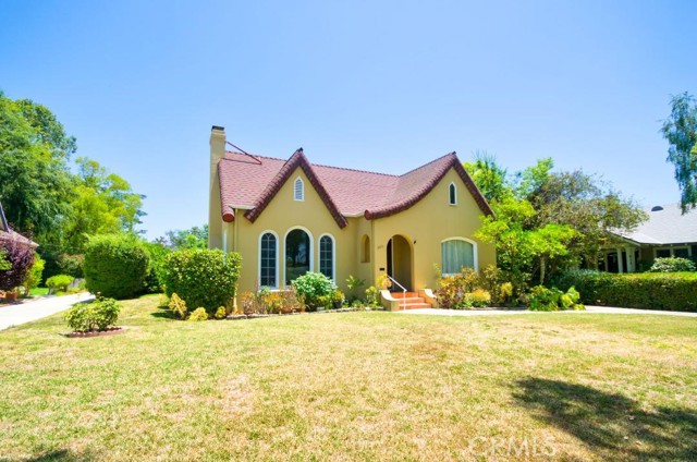 900 S Los Robles Avenue, Pasadena CA: https://media.crmls.org/medias/96181535-8e87-4f0c-b904-e0f4569f8d4c.jpg