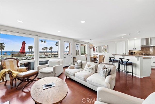 Detail Gallery Image 2 of 30 For 3036 Breakers Dr, Corona Del Mar,  CA 92625 - 3 Beds | 2 Baths