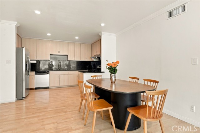 5315 Zelzah Avenue, 16 photo 5