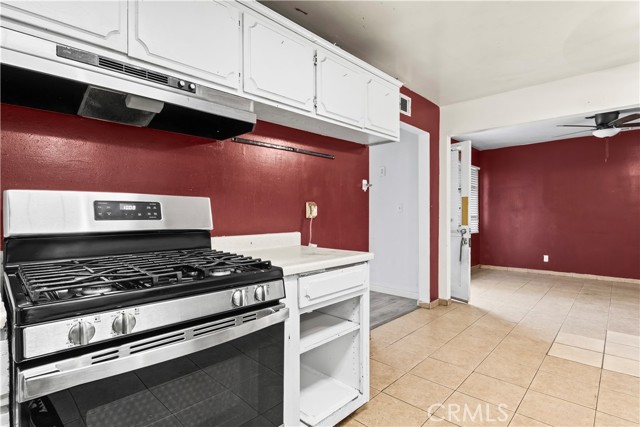 Detail Gallery Image 11 of 56 For 11140 Montlake Dr, Riverside,  CA 92505 - 4 Beds | 2 Baths
