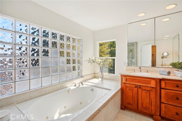 6 Village Circle, Manhattan Beach, California 90266, 4 Bedrooms Bedrooms, ,2 BathroomsBathrooms,Residential,For Sale,Village,SB24195820