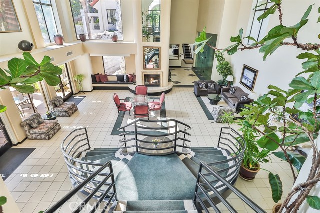 Detail Gallery Image 27 of 36 For 206 Camino Cortina, Camarillo,  CA 93010 - 3 Beds | 3 Baths