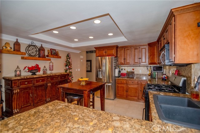 Detail Gallery Image 6 of 35 For 4875 Golden Ridge Dr, Corona,  CA 92878 - 3 Beds | 2 Baths