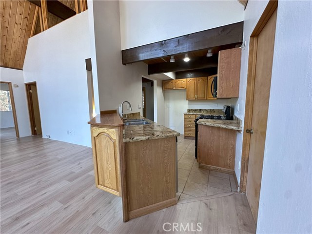 Detail Gallery Image 10 of 51 For 1928 Wilderness Rd, Running Springs,  CA 92382 - 4 Beds | 2 Baths
