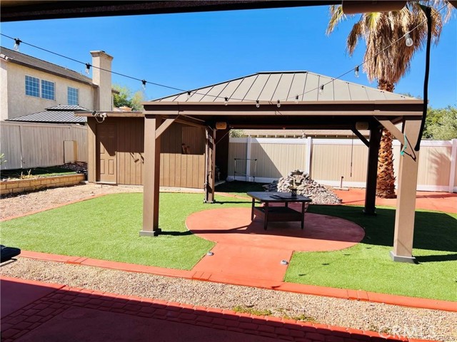 Detail Gallery Image 9 of 12 For 12342 Hitching Post, Victorville,  CA 92392 - 4 Beds | 2/1 Baths