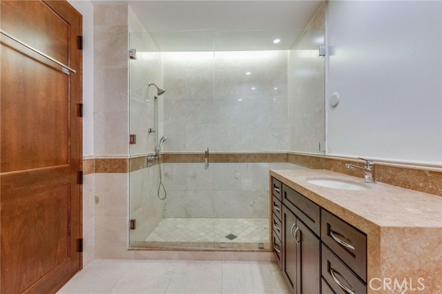 345 E Colorado Boulevard, Pasadena CA: https://media.crmls.org/medias/961b5fa1-f904-4047-acdf-35346c3d50d9.jpg