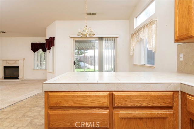 Detail Gallery Image 11 of 31 For 4514 W Oswego, Fresno,  CA 93722 - 3 Beds | 2/1 Baths
