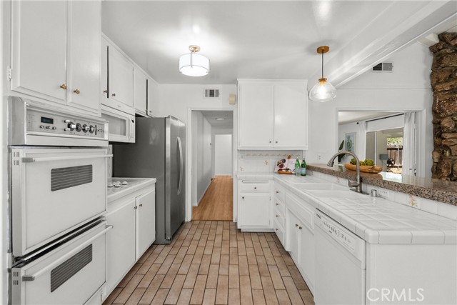 6644 Bianca Avenue, Van Nuys CA: https://media.crmls.org/medias/961c0b5b-8f26-4245-940e-570be079c38e.jpg