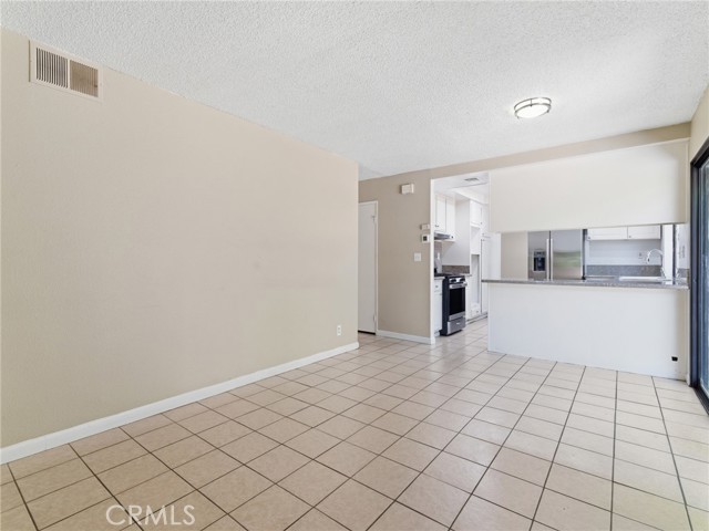 Detail Gallery Image 6 of 40 For 19745 Lull St, Winnetka,  CA 91306 - 4 Beds | 3 Baths