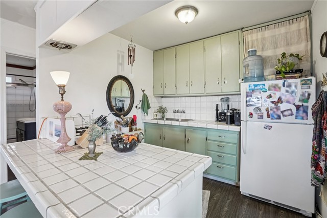 Detail Gallery Image 12 of 39 For 1940 N Ardmore, Manhattan Beach,  CA 90266 - 2 Beds | 1 Baths