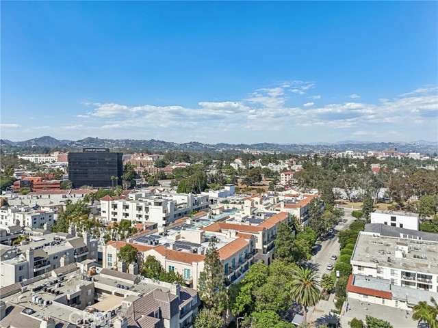 Detail Gallery Image 55 of 64 For 11500 San Vicente Bld #214,  Los Angeles,  CA 90049 - 2 Beds | 3 Baths