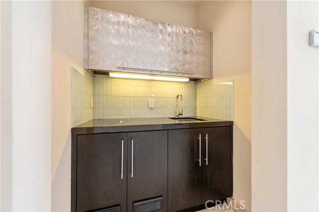 Detail Gallery Image 6 of 39 For 268 S Clark Dr, Beverly Hills,  CA 90211 - 5 Beds | 5/1 Baths