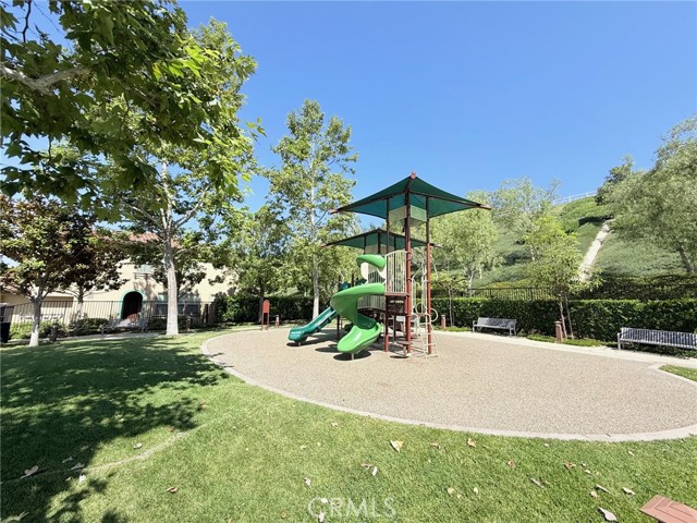 19916 Esmeralda Court, Yorba Linda CA: https://media.crmls.org/medias/961d5cc4-8281-4932-9333-0e1d16d16353.jpg