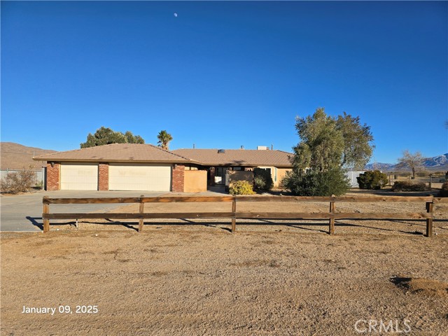 Listing Details for 10883 Milpas Drive, Apple Valley, CA 92308