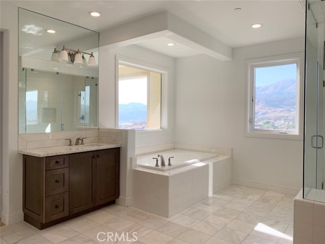 Detail Gallery Image 17 of 23 For 20409 W Esmerelda Ln, Porter Ranch,  CA 91326 - 4 Beds | 4/1 Baths
