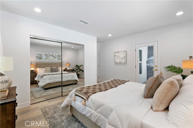 Detail Gallery Image 31 of 51 For 3900 Benedict Canyon Dr, Sherman Oaks,  CA 91423 - 3 Beds | 4 Baths