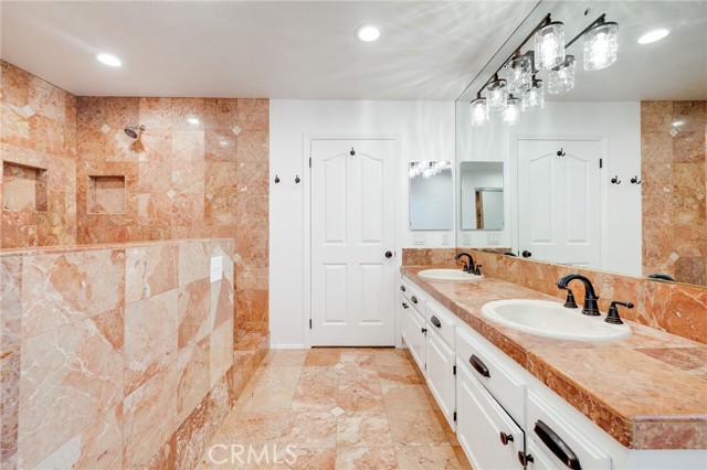 1119 9th Street, Hermosa Beach, California 90254, 5 Bedrooms Bedrooms, ,2 BathroomsBathrooms,Residential,Sold,9th,SB22164330
