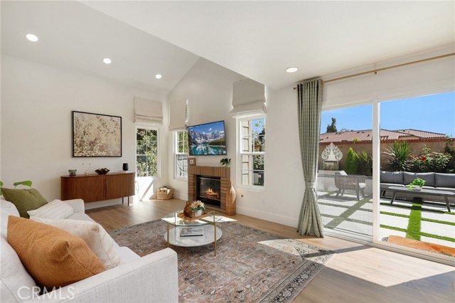 Detail Gallery Image 7 of 34 For 2332 Aspen St, Tustin,  CA 92782 - 3 Beds | 2/1 Baths