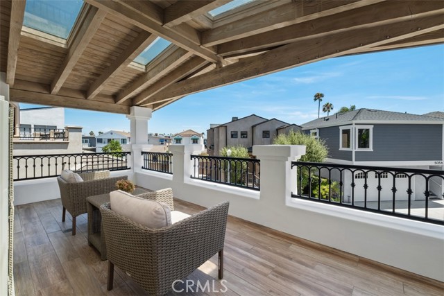 Detail Gallery Image 31 of 44 For 3810 Channel Pl, Newport Beach,  CA 92663 - 3 Beds | 2/1 Baths