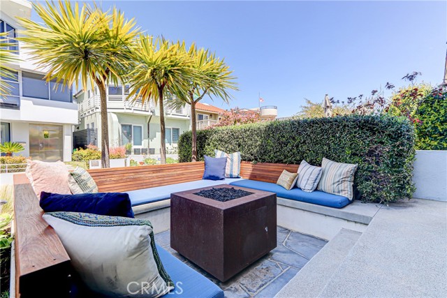316 5th Street, Manhattan Beach CA: https://media.crmls.org/medias/961f4e4b-4344-4035-90d9-bd854f86c533.jpg