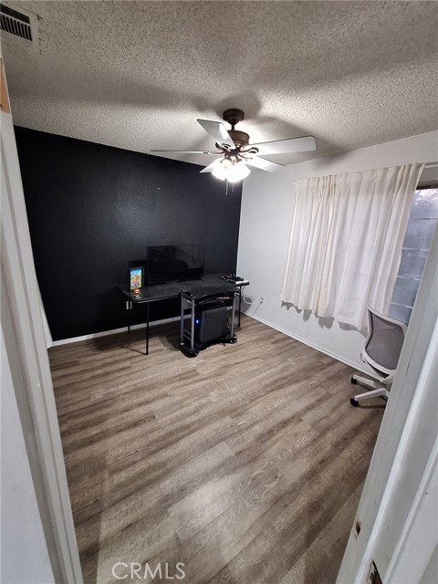 Detail Gallery Image 10 of 18 For 12415 5th Ave, Victorville,  CA 92395 - 3 Beds | 2 Baths