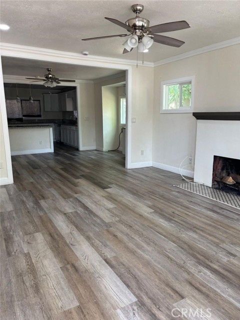 Detail Gallery Image 4 of 20 For 1500 Palm Dr, Bakersfield,  CA 93305 - 3 Beds | 2 Baths