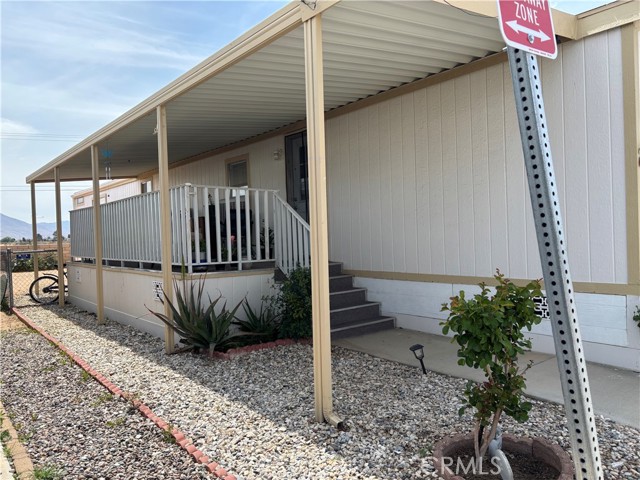 22020 Nisqually Road, Apple Valley CA: https://media.crmls.org/medias/962003e0-1bb6-48e1-a495-a50ff4ccae78.jpg