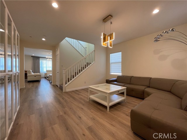 Detail Gallery Image 4 of 32 For 21154 Broken Stone Ct, Riverside,  CA 92507 - 4 Beds | 2/1 Baths