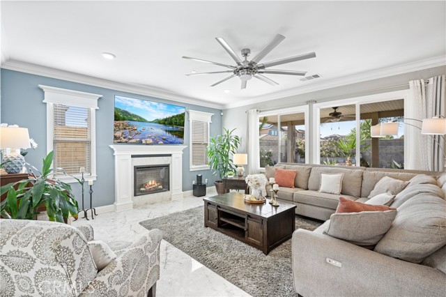 Detail Gallery Image 4 of 42 For 11057 Clear Lake Ln, Corona,  CA 91752 - 4 Beds | 3 Baths